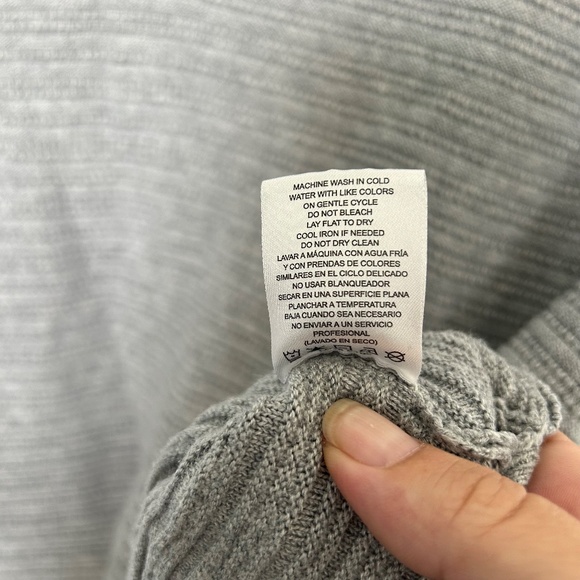Hilary Radley Grey V-Neck Ribbed‎ Knit Sweater - XL - Picture 6 of 9